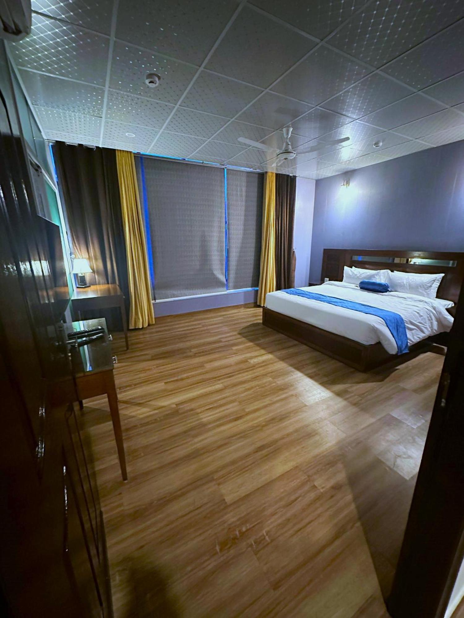 Luxury Apartment In Dha Phase 8, Near Allama Iqbal International Airport Lahor Dış mekan fotoğraf