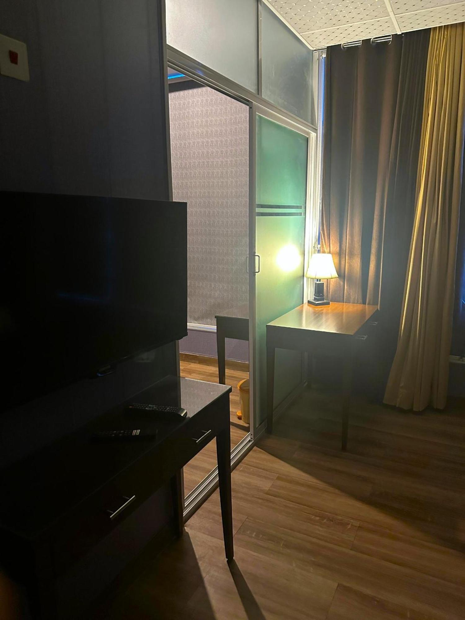 Luxury Apartment In Dha Phase 8, Near Allama Iqbal International Airport Lahor Dış mekan fotoğraf