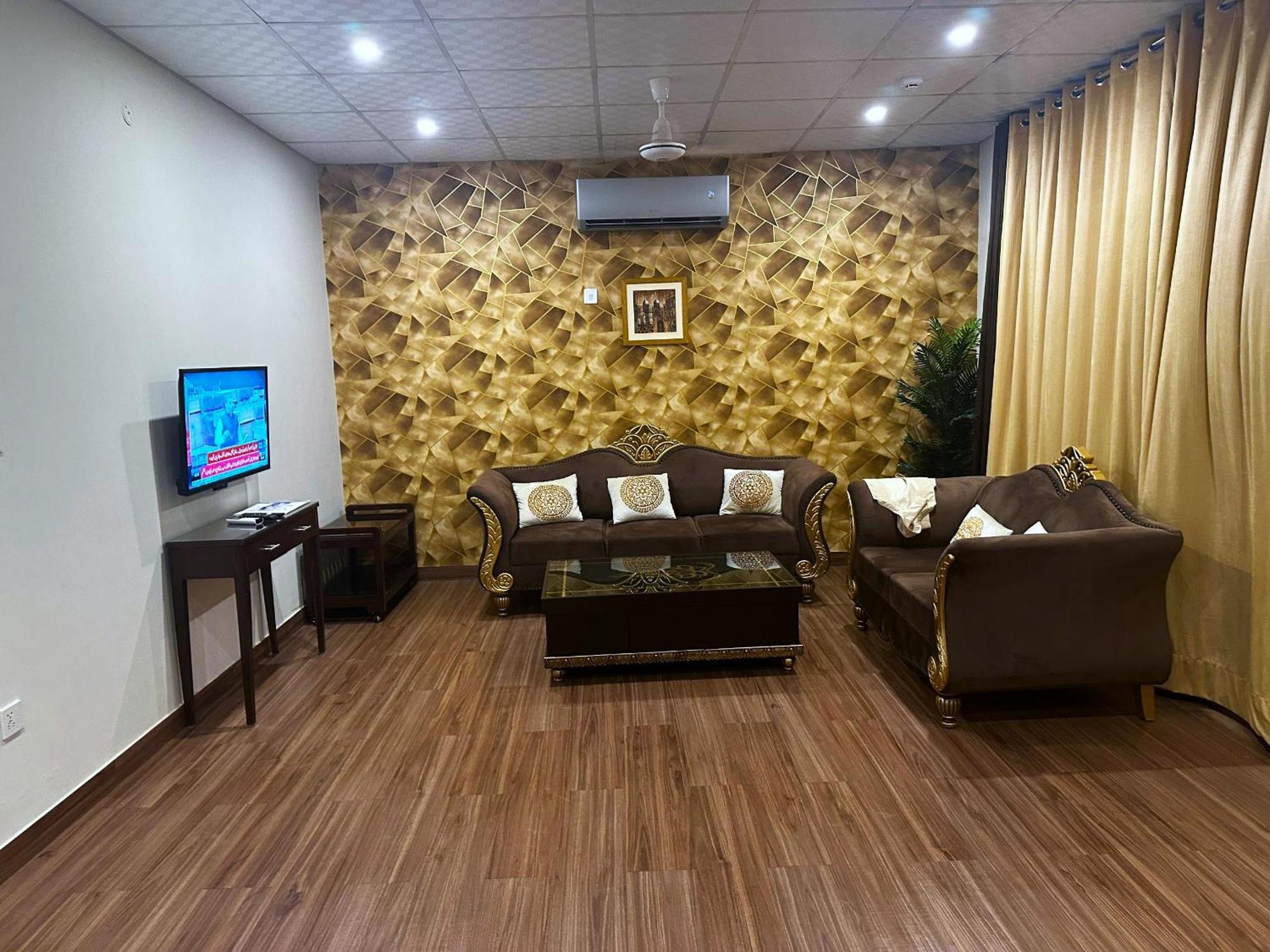 Luxury Apartment In Dha Phase 8, Near Allama Iqbal International Airport Lahor Dış mekan fotoğraf