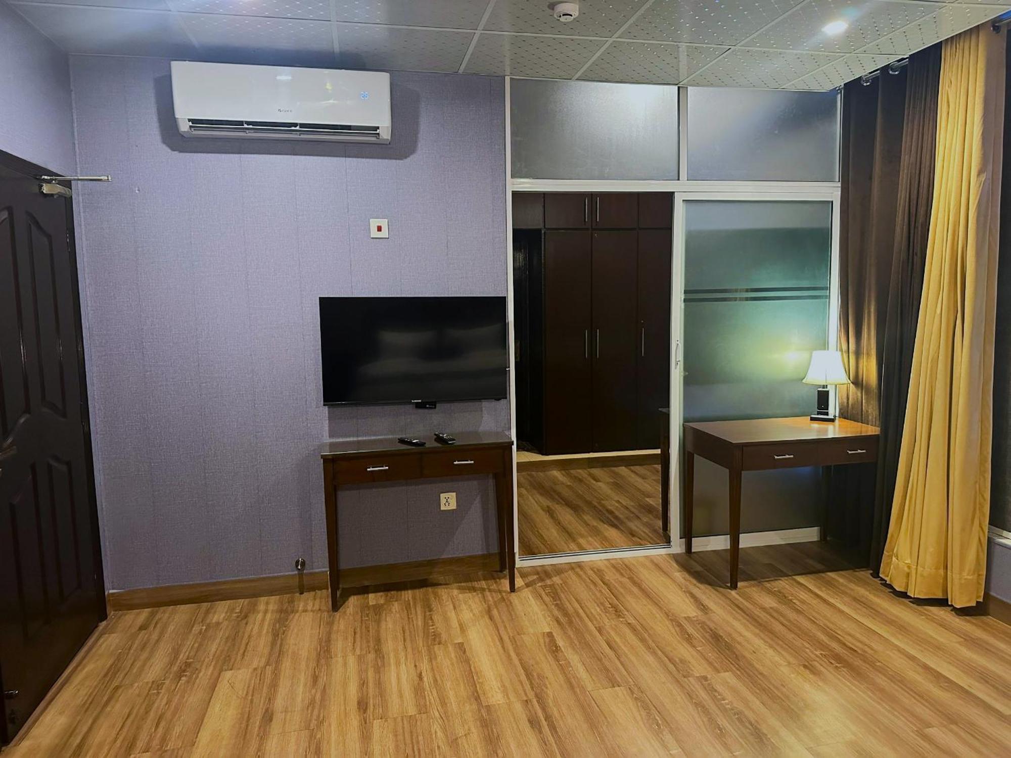 Luxury Apartment In Dha Phase 8, Near Allama Iqbal International Airport Lahor Dış mekan fotoğraf