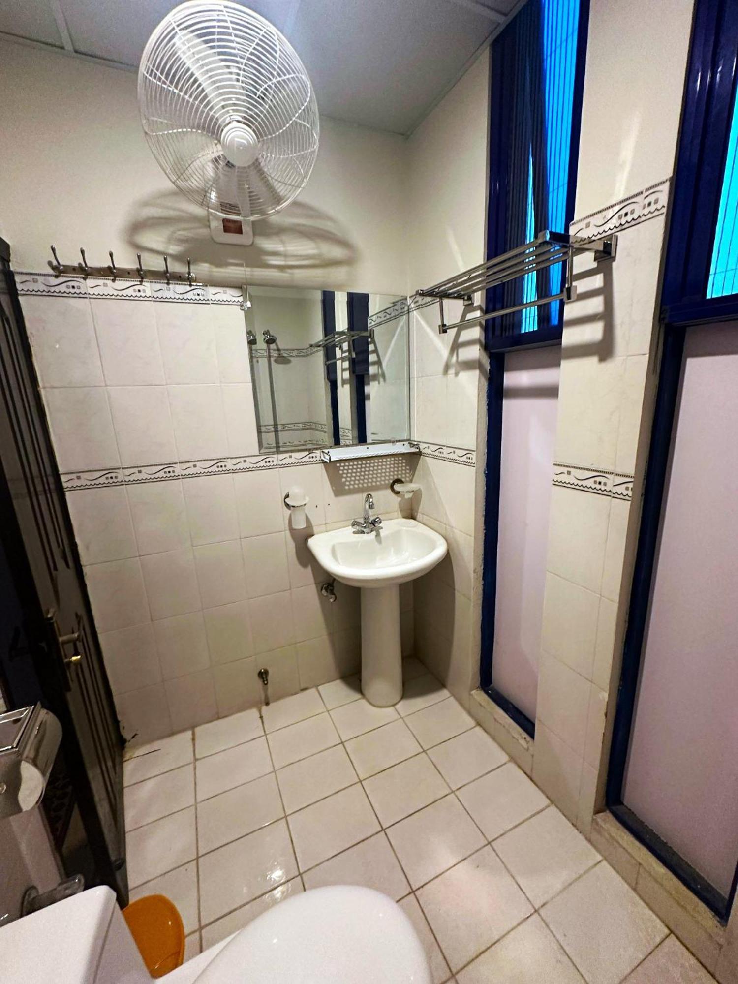 Luxury Apartment In Dha Phase 8, Near Allama Iqbal International Airport Lahor Dış mekan fotoğraf