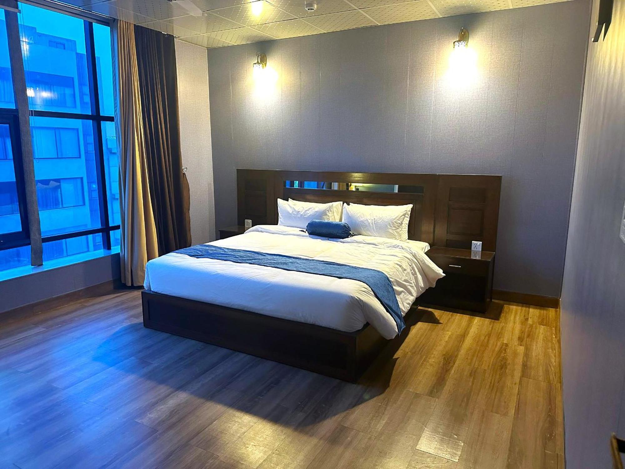Luxury Apartment In Dha Phase 8, Near Allama Iqbal International Airport Lahor Dış mekan fotoğraf